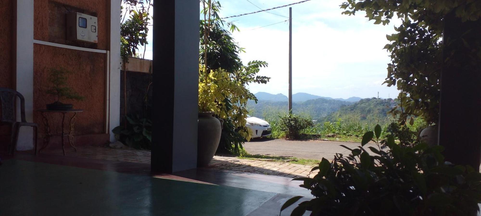 Lawan One Kandy Exterior photo
