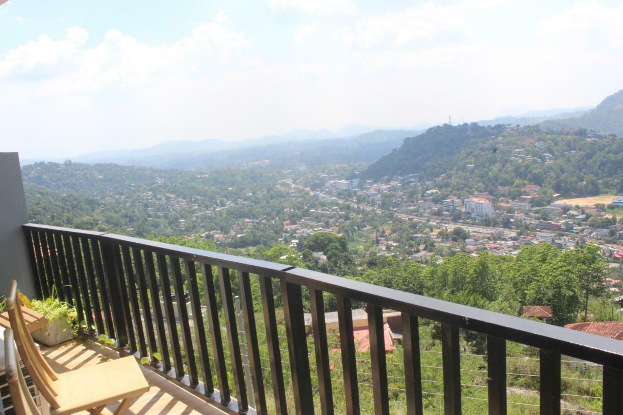 Lawan One Kandy Exterior photo